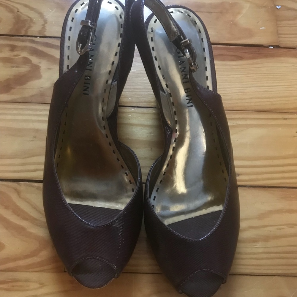 Chocolate sling back with gold wedge